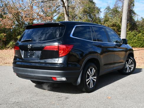 Used 2017 Honda Pilot EX image 5