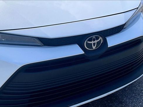 Used 2023 Toyota Corolla LE image 29