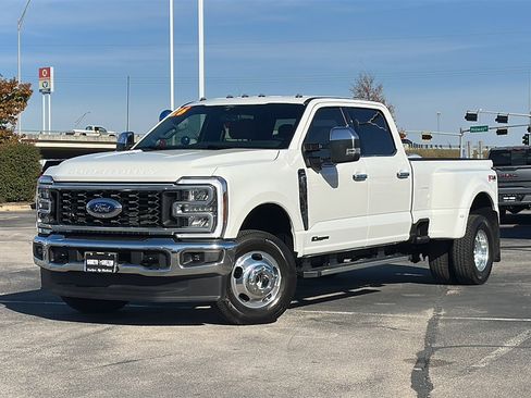 Used 2026 Ford F350 Lariat w/ Chrome Package image 2