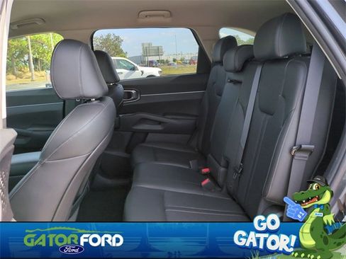 Used 2023 Kia Sorento S image 15
