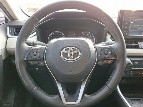 Used 2020 Toyota RAV4 XLE image 18