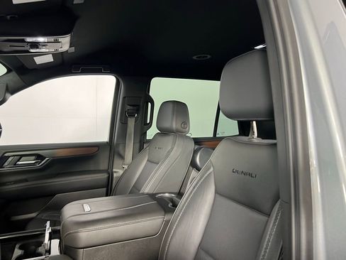 Used 2025 GMC Yukon Denali image 23