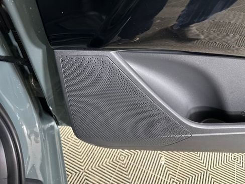 Used 2024 Kia Niro EX image 29