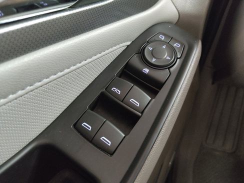 Used 2018 Chevrolet Traverse Premier w/ Driver Confidence II Package FWD image 27