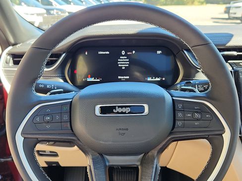 New 2025 Jeep Grand Cherokee Limited image 15