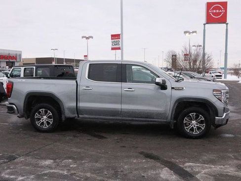 Used 2025 GMC Sierra 1500 SLT image 5