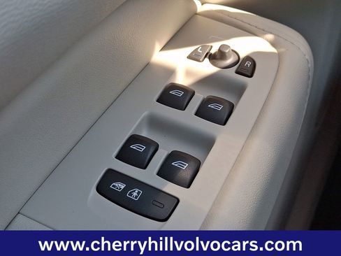 Certified 2023 Volvo XC60 B5 Plus w/ Climate Package image 28