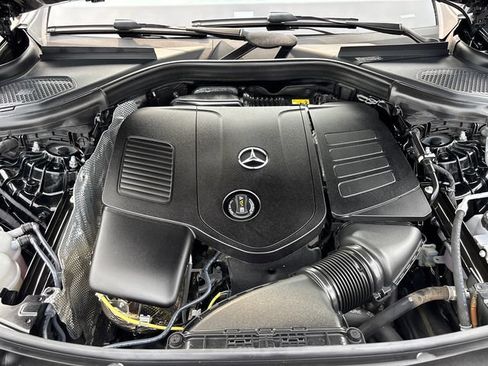Used 2025 Mercedes-Benz GLC 350e 4MATIC image 31