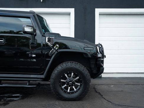 Used 2005 HUMMER H2 w/ Preferred Equipment Group AWD/4WD image 10