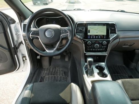Used 2019 Jeep Grand Cherokee Altitude AWD/4WD image 21