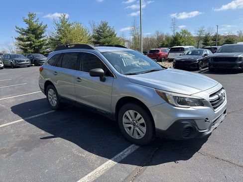 Used 2018 Subaru Outback 2.5i image 3