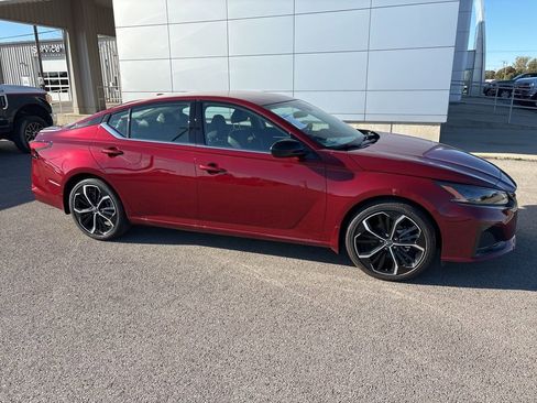 New 2025 Nissan Altima 2.5 SR FWD image 1