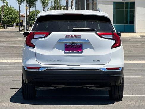Used 2024 GMC Terrain SLT AWD/4WD image 6