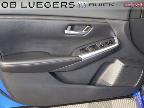 Used 2023 Nissan Sentra SR w/ Electronics Package image 7