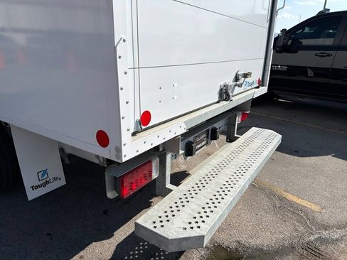 Used 2023 RAM ProMaster 3500 w/ Black Appearance Package FWD image 5