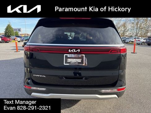 Used 2024 Kia Carnival LX image 5