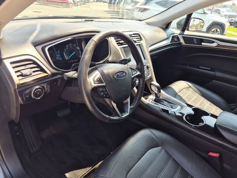 Used 2016 Ford Fusion SE w/ Equipment Group 202A FWD image 15
