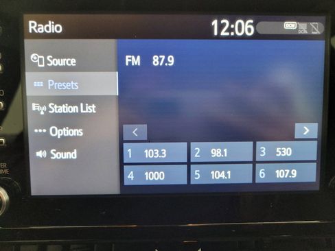 Used 2020 Toyota Corolla LE image 25