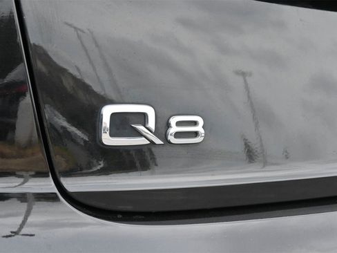 Used 2022 Audi Q8 Premium Plus image 18