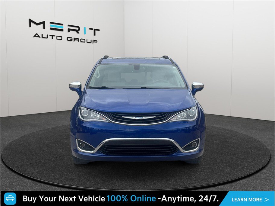 Used 2018 Chrysler Pacifica Limited FWD image 3