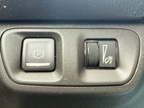 Used 2017 GMC Acadia SLE w/ Driver Alert Package I AWD/4WD image 27