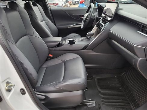 Used 2024 Toyota Venza Nightshade image 9