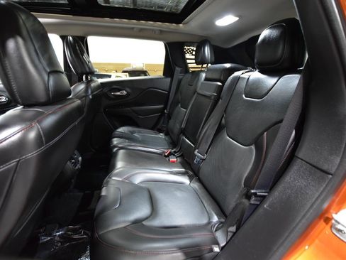 Used 2015 Jeep Cherokee Trailhawk w/ Comfort/Convenience Group AWD/4WD image 53