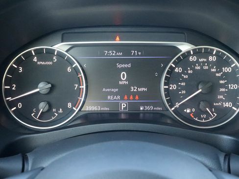 Used 2025 Nissan Altima 2.5 SV FWD image 26