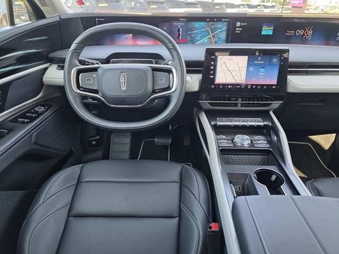 Certified 2025 Lincoln Nautilus Premier AWD/4WD image 7