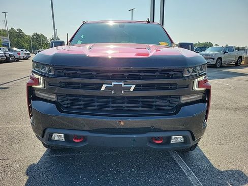 Used 2021 Chevrolet Silverado 1500 LT Trail Boss w/ Convenience Package II AWD/4WD image 2