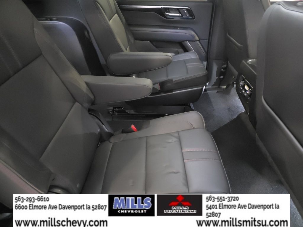 Used 2025 Chevrolet Suburban RST w/ Comfort Package AWD/4WD image 19