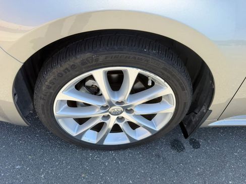 Used 2013 Toyota Avalon Limited w/ Technology Pkg FWD image 35