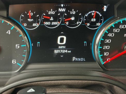 Used 2018 Chevrolet Suburban Premier AWD/4WD image 19
