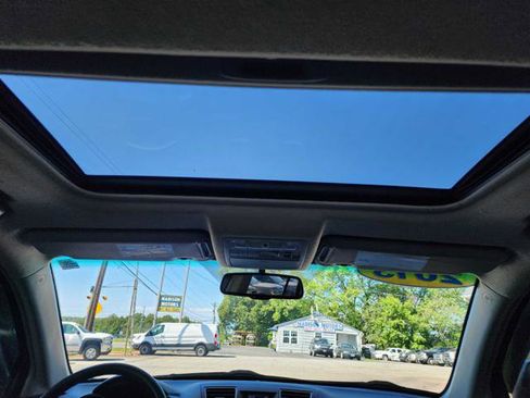 Used 2013 Toyota Highlander Limited AWD/4WD image 24
