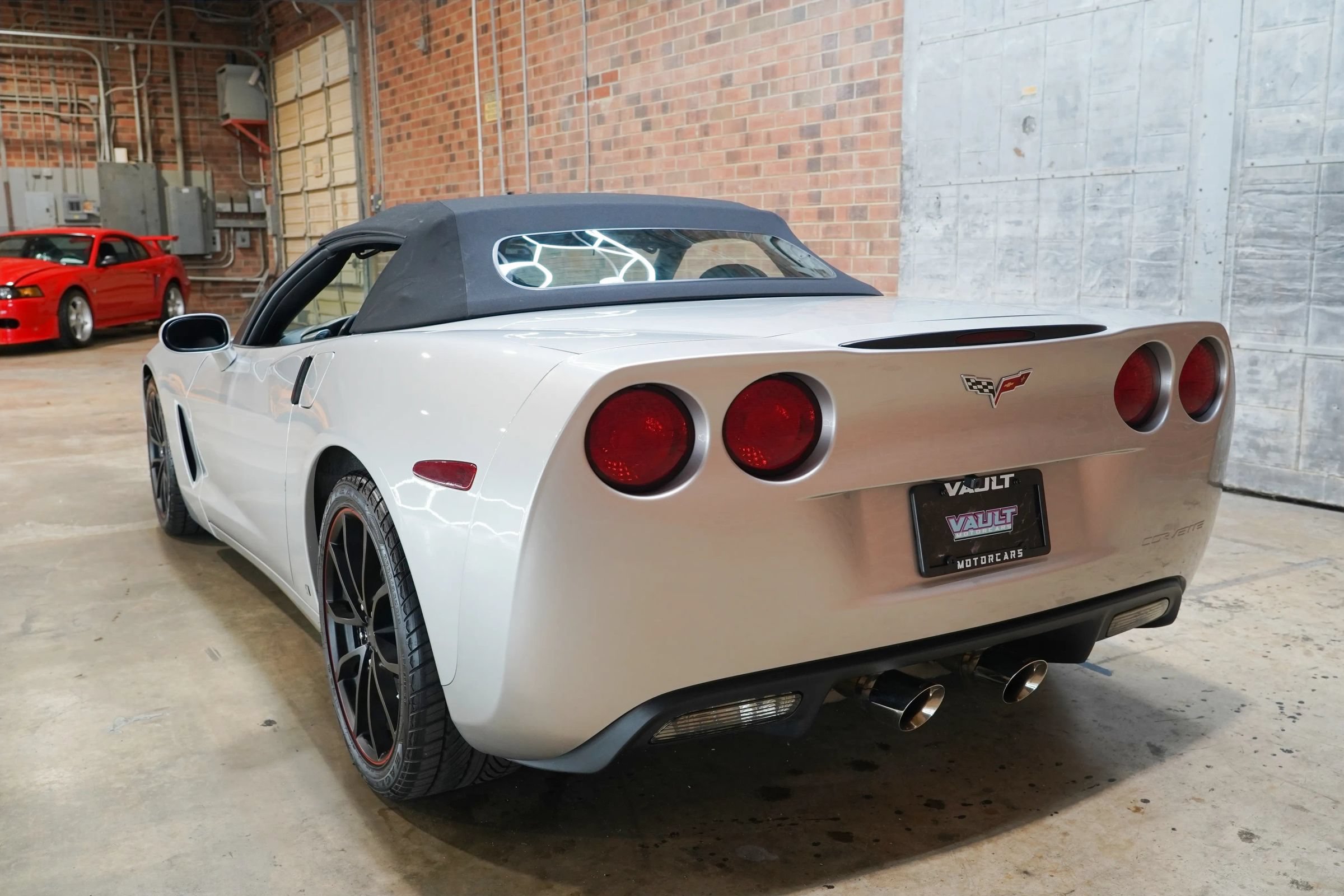 Used 2006 Chevrolet Corvette Coupe w/ Preferred Equipment Group RWD image 10