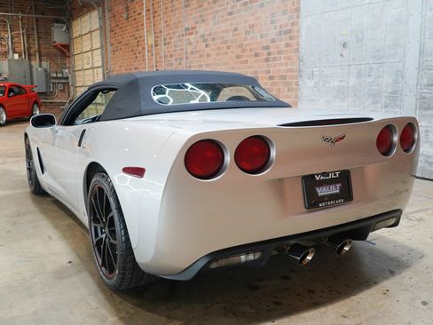 Used 2006 Chevrolet Corvette Convertible w/ Preferred Equipment Group RWD image 10