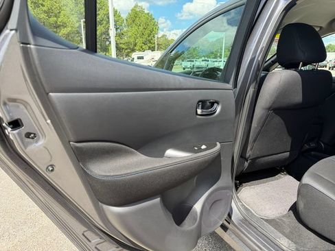 Used 2024 Nissan Leaf S FWD image 31