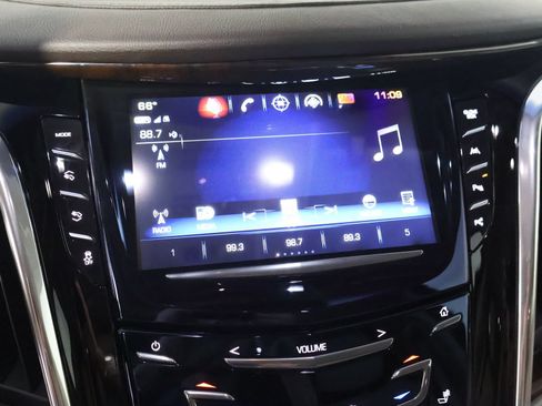 Used 2017 Cadillac Escalade ESV Premium Luxury AWD/4WD image 41