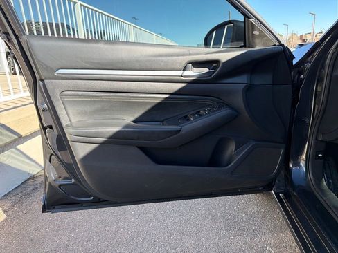 Used 2019 Nissan Altima 2.5 SV image 10