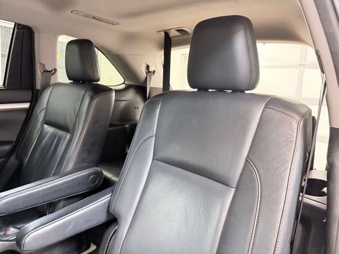 Used 2018 Toyota Highlander XLE FWD image 20