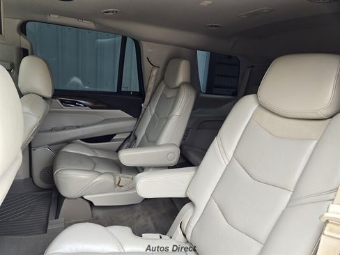 Used 2019 Cadillac Escalade Premium Luxury RWD image 28