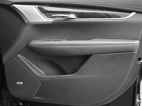 Used 2020 Cadillac XT6 Premium Luxury image 38