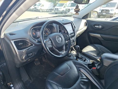 Used 2019 Jeep Cherokee Limited AWD/4WD image 7