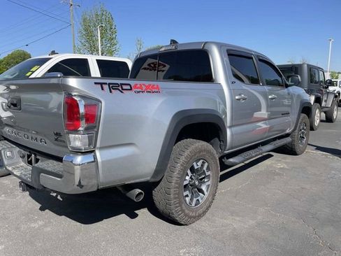 Used 2023 Toyota Tacoma TRD Off-Road AWD/4WD image 4