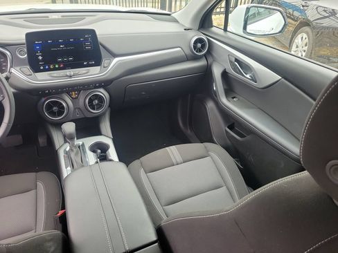 Certified 2025 Chevrolet Blazer LT FWD image 13