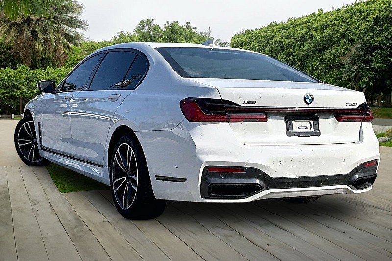 Used 2021 BMW 750i xDrive w/ Executive Package AWD/4WD image 9