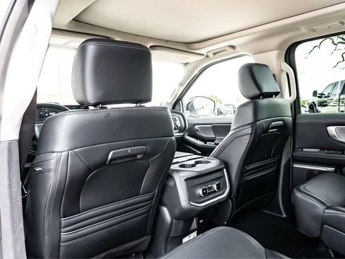 Used 2025 Ford Expedition Max Platinum AWD/4WD image 28