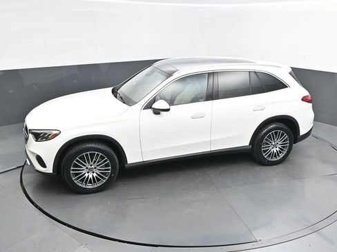 Used 2024 Mercedes-Benz GLC 300 4MATIC image 32