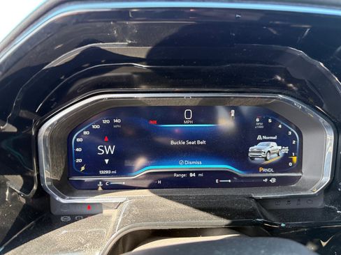Used 2024 Chevrolet Silverado 1500 LT AWD/4WD image 11