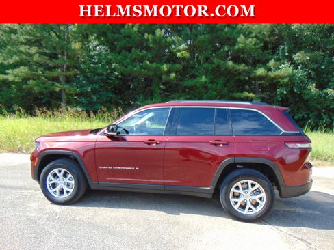 Certified 2022 Jeep Grand Cherokee Limited image 3